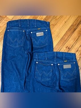 Lot Of 2 Men’s 30x34 Wrangler 13MWZ Cowboy Cut Jeans - Blue